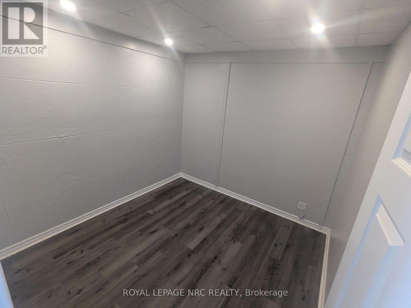 201 - 6150 Valley Way, Niagara Falls (Cherrywood), ON