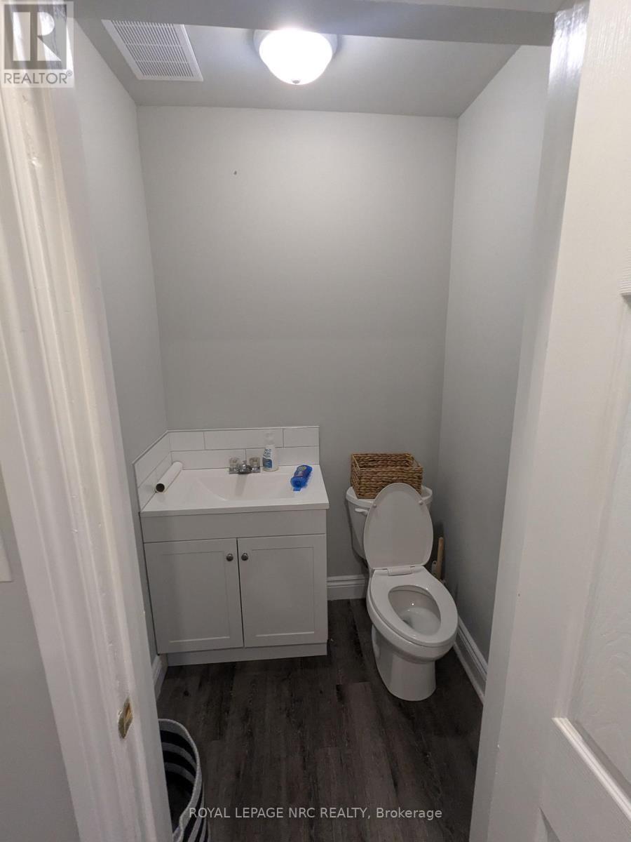 201 - 6150 Valley Way, Niagara Falls (Cherrywood), ON