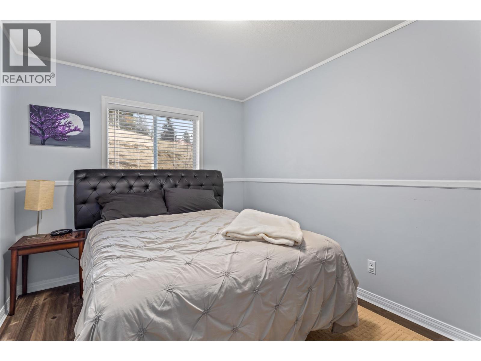 4622 Princeton Avenue, Peachland, BC - Indoor Photo Showing Bedroom