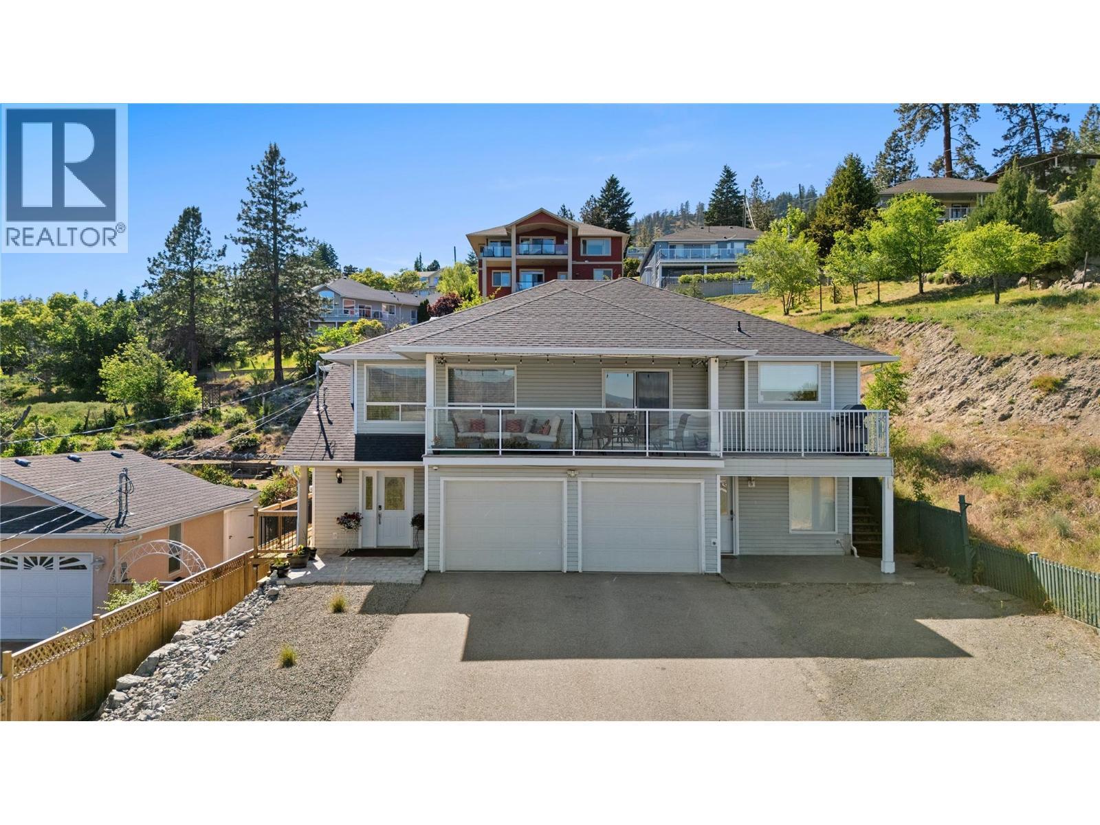4622 Princeton Avenue, Peachland, BC - Outdoor With Deck Patio Veranda