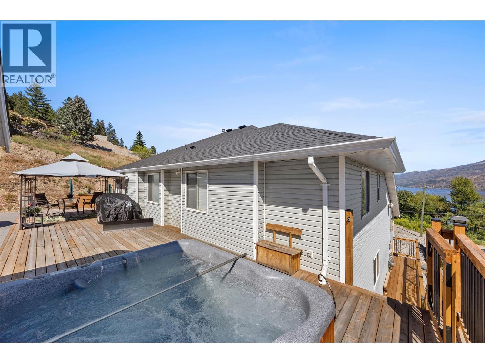 4622 Princeton Avenue, Peachland, BC - Outdoor With Deck Patio Veranda With Exterior