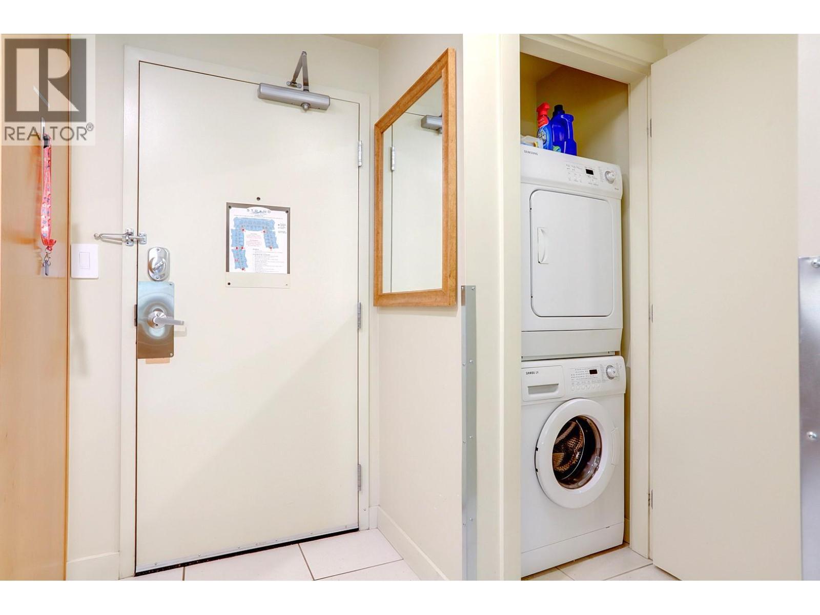 7343 Okanagan Landing Road Unit# 1114, Vernon, BC - Indoor Photo Showing Laundry Room