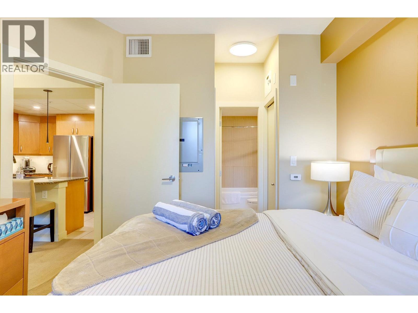 7343 Okanagan Landing Road Unit# 1114, Vernon, BC - Indoor Photo Showing Bedroom