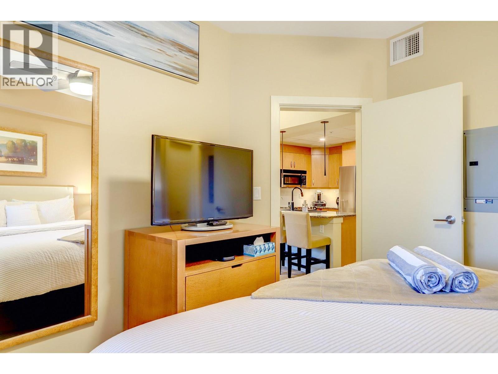 7343 Okanagan Landing Road Unit# 1114, Vernon, BC - Indoor Photo Showing Bedroom