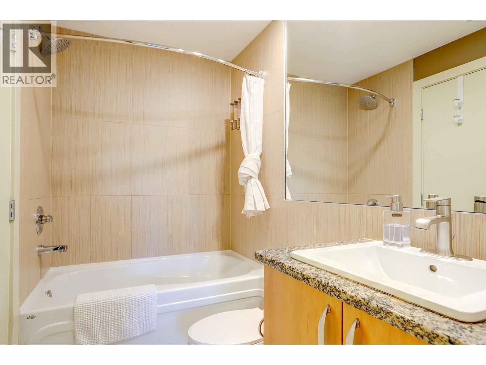 7343 Okanagan Landing Road Unit# 1114, Vernon, BC - Indoor Photo Showing Bathroom