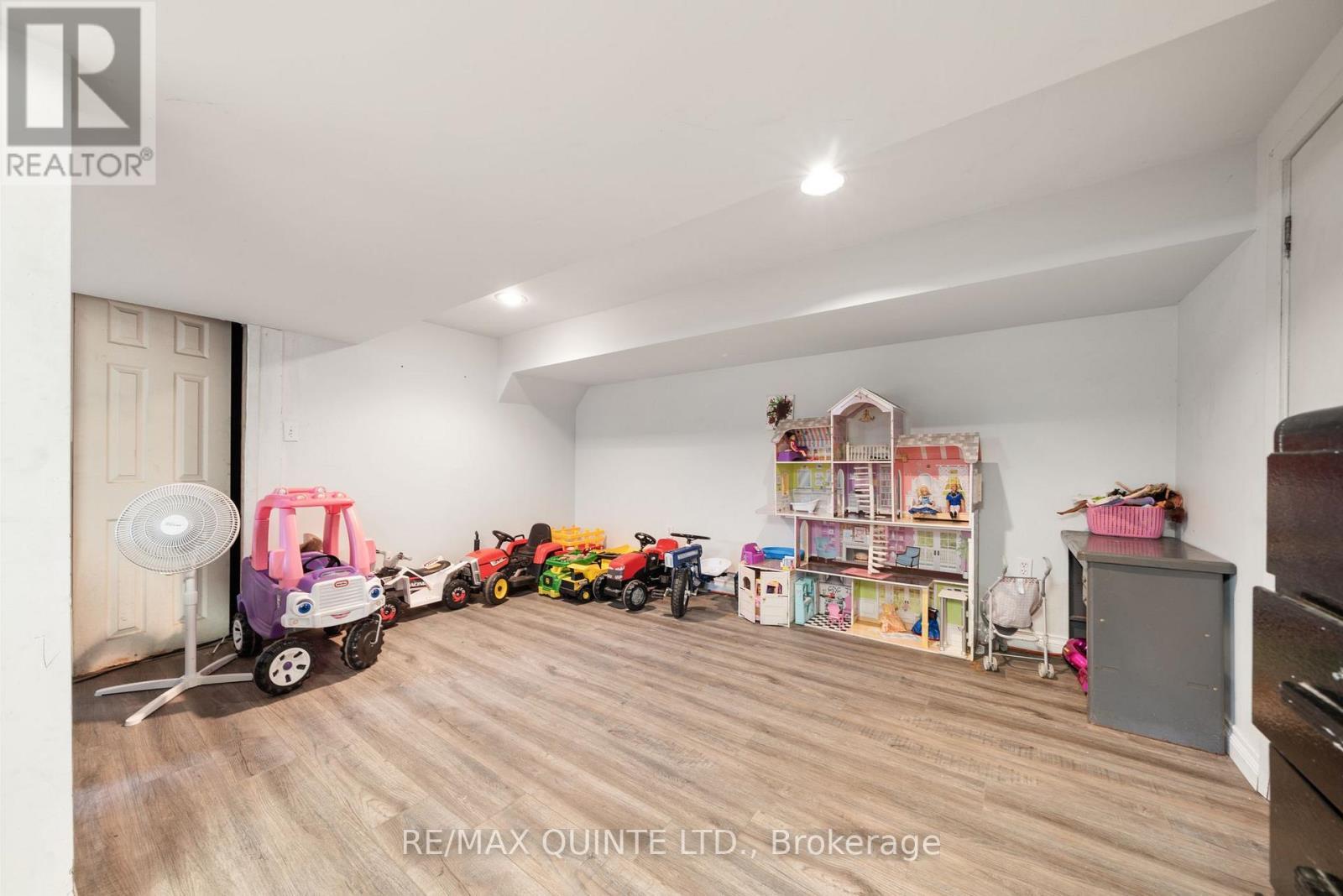 14184 Highway 62, Madoc, ON - Indoor