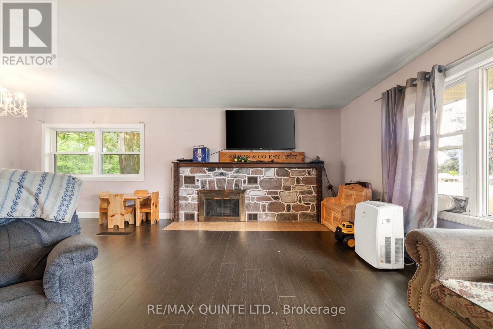 14184 Highway 62, Madoc, ON - Indoor Photo Showing Living Room With Fireplace