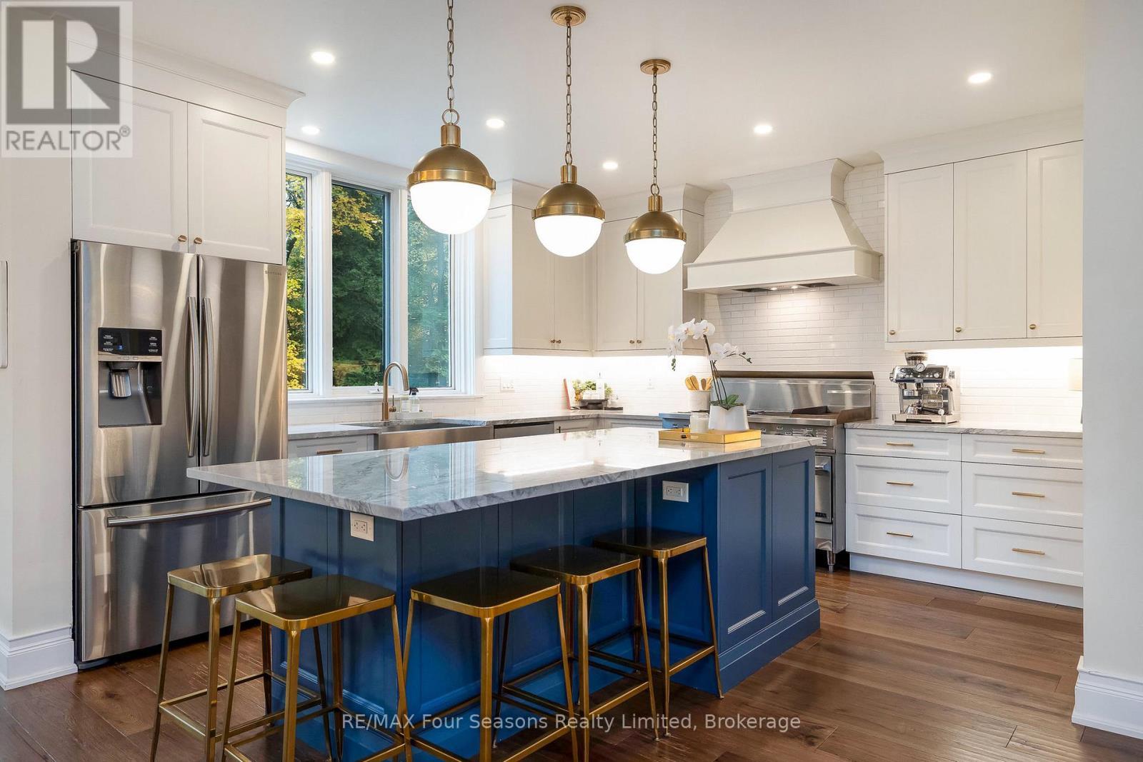 149 Aspen Way, Blue Mountains, ON - Indoor Photo Showing Kitchen With Upgraded Kitchen