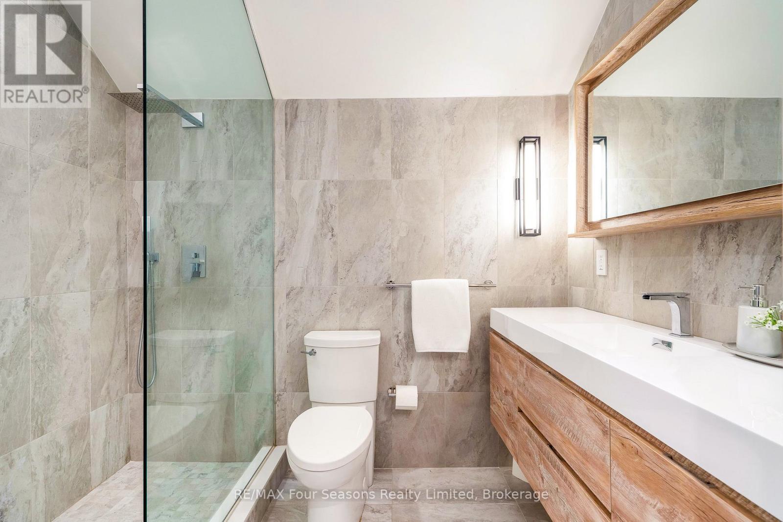 ensuite 6 -teen wing - 149 Aspen Way, Blue Mountains, ON - Indoor Photo Showing Bathroom