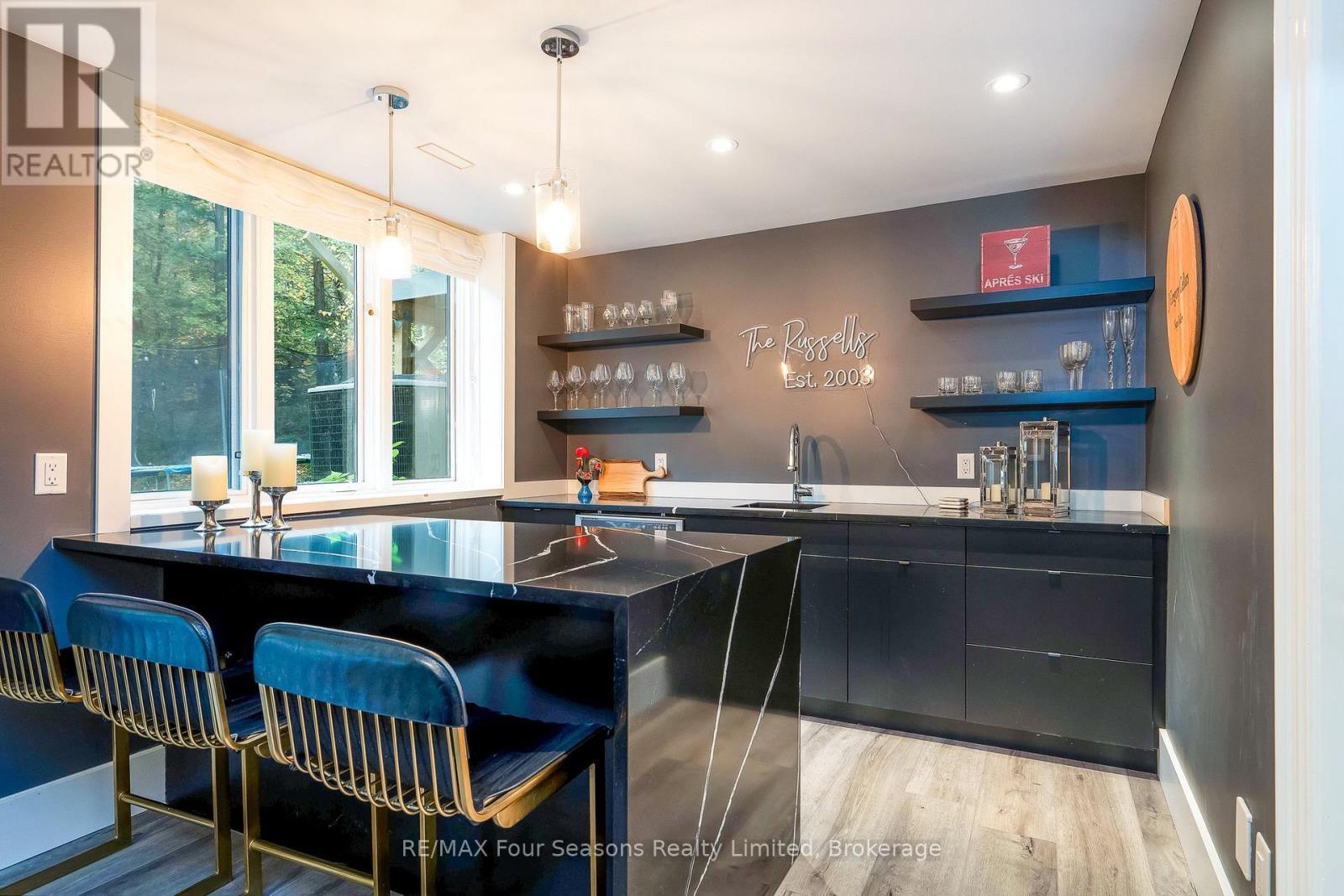 Bar -lower - 149 Aspen Way, Blue Mountains, ON - Indoor