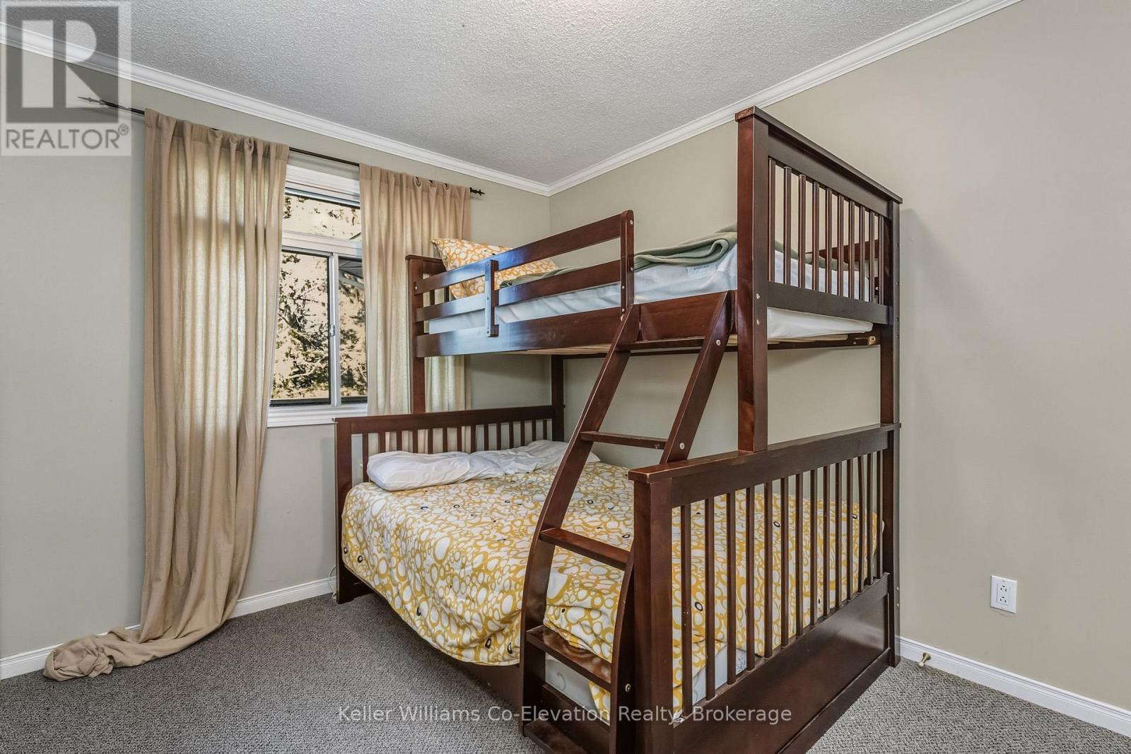 19 Huron Trail, Georgian Bay (Baxter), ON - Indoor Photo Showing Bedroom