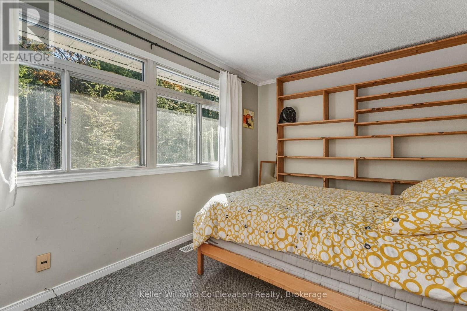 19 Huron Trail, Georgian Bay (Baxter), ON - Indoor Photo Showing Bedroom
