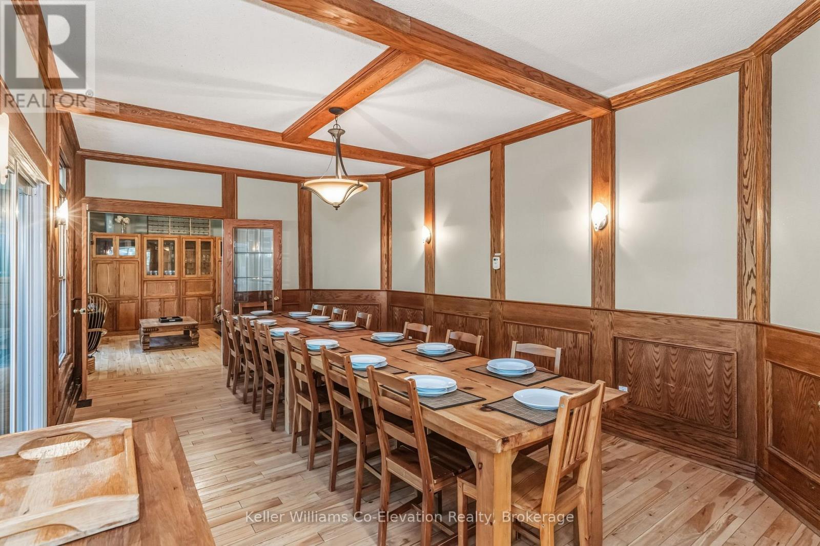 19 Huron Trail, Georgian Bay (Baxter), ON - Indoor Photo Showing Dining Room