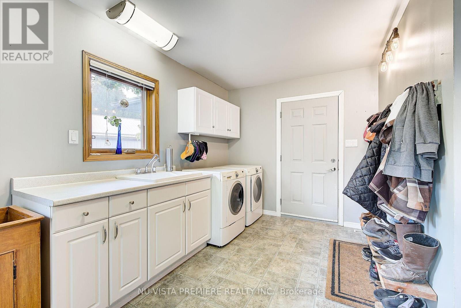 36273 Gore Road, South Huron (Stephen), ON - Indoor Photo Showing Laundry Room