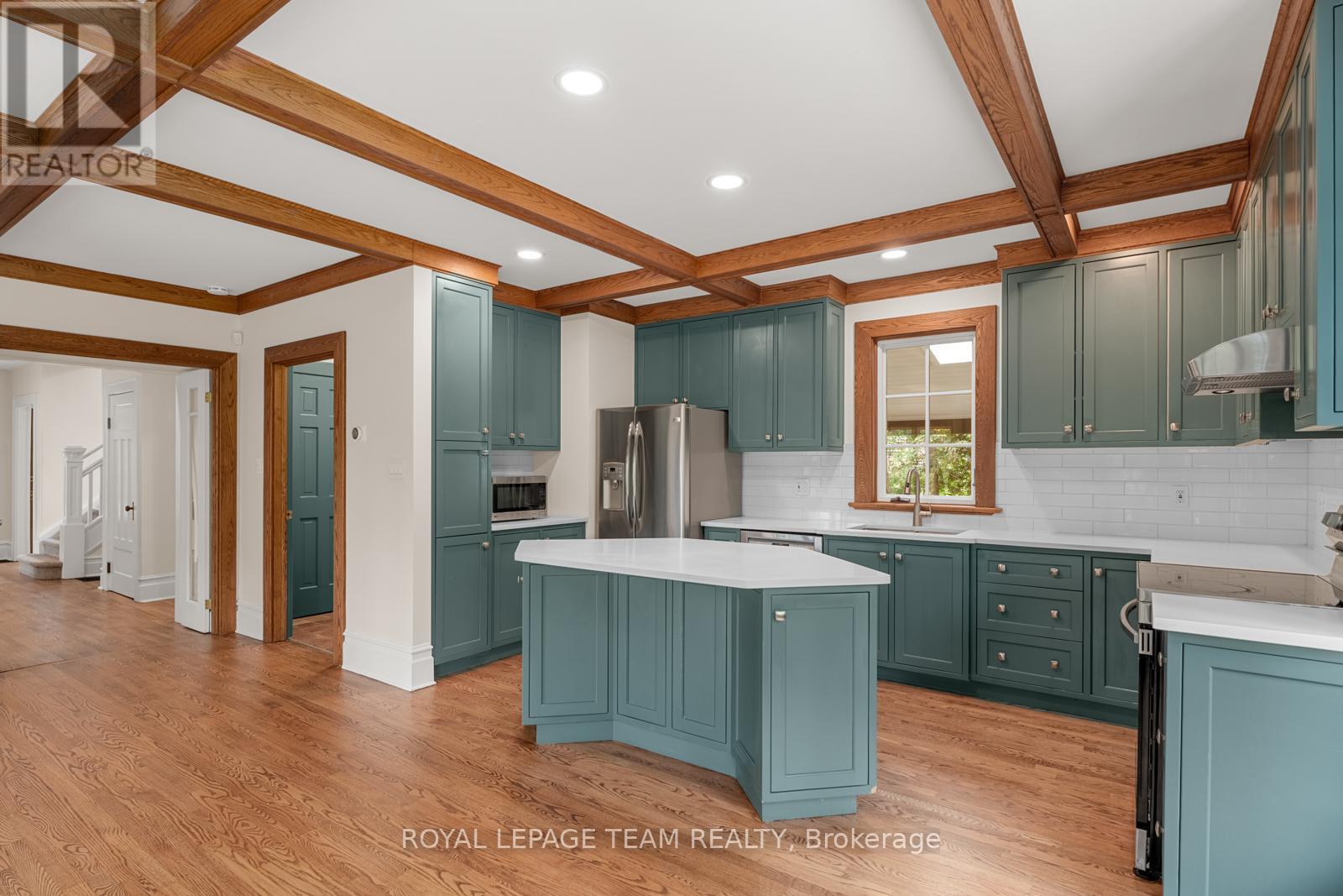 308 Manor Avenue, Ottawa, ON - Indoor Photo Showing Kitchen With Upgraded Kitchen