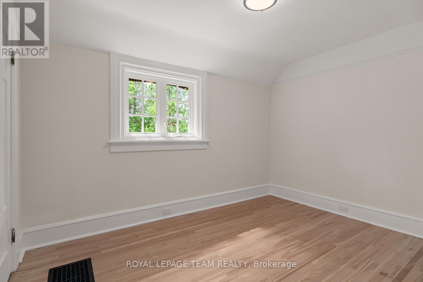 308 Manor Avenue, Ottawa, ON - Indoor Photo Showing Other Room