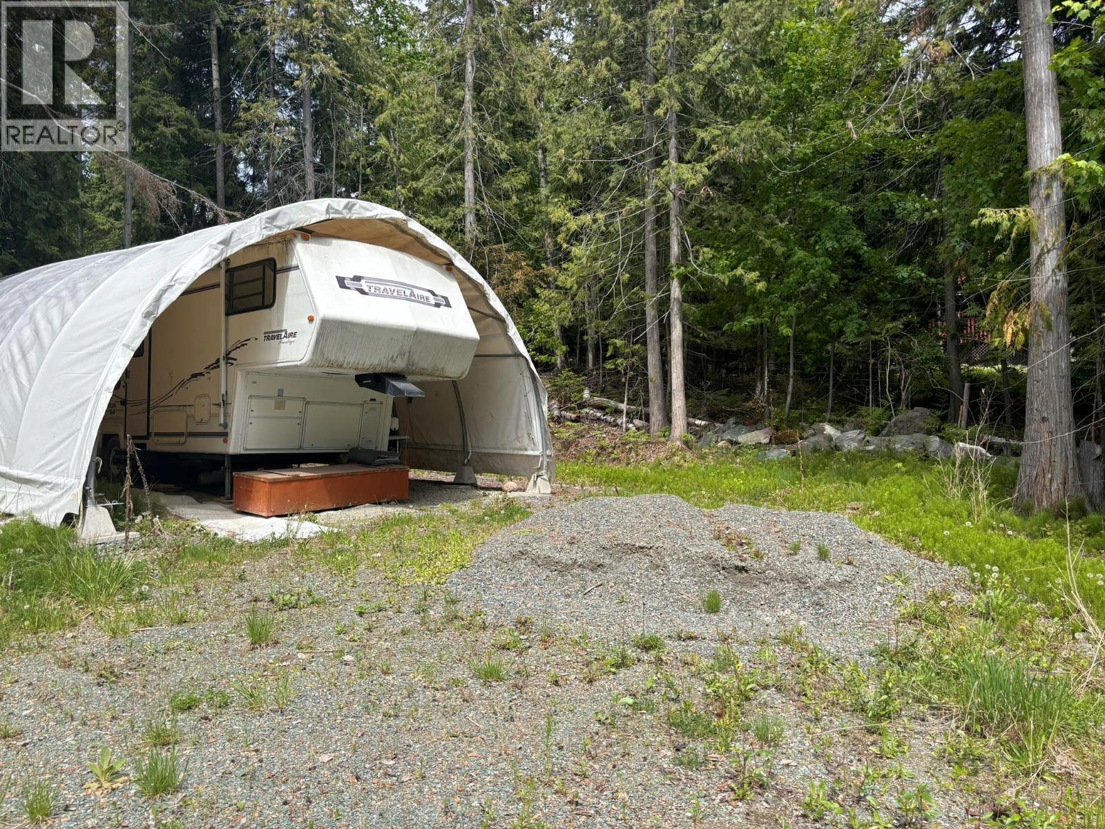 7399 Estate Drive, Anglemont, BC