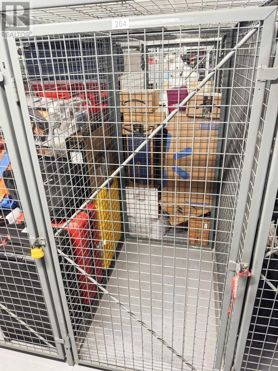 A208 - 1117 Cooke Boulevard, Burlington, ON - Indoor With Storage