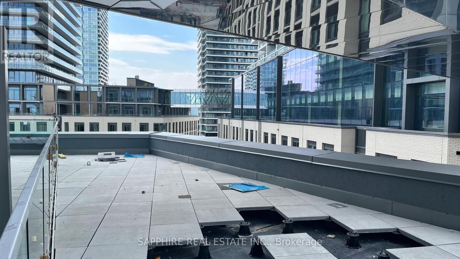 606 - 7890 Jane Street, Vaughan, ON - Outdoor