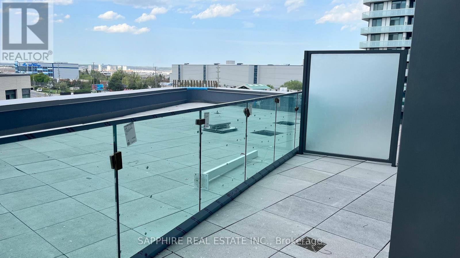 606 - 7890 Jane Street, Vaughan, ON - Outdoor