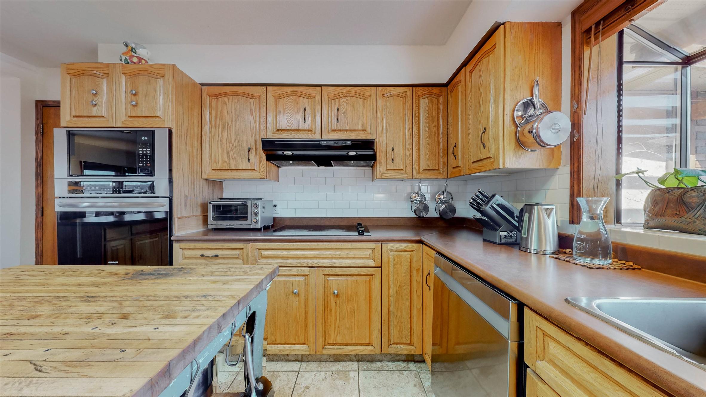 6940 Mountainview Drive, Oliver, BC - Indoor Photo Showing Kitchen
