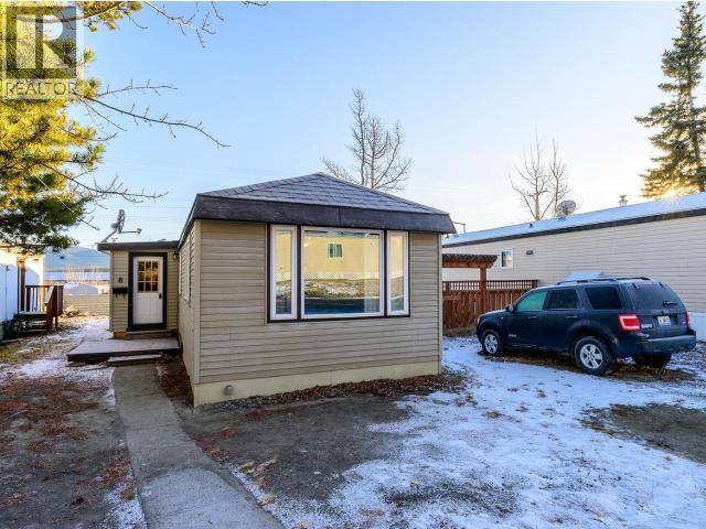 8-986 Range Road, Whitehorse, YT - Outdoor
