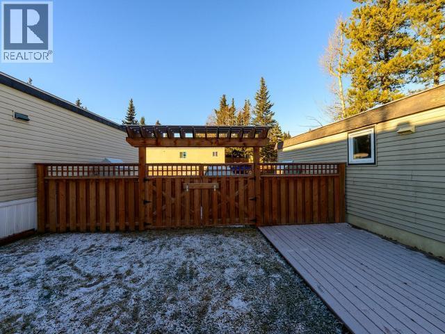 8-986 Range Road, Whitehorse, YT - Outdoor