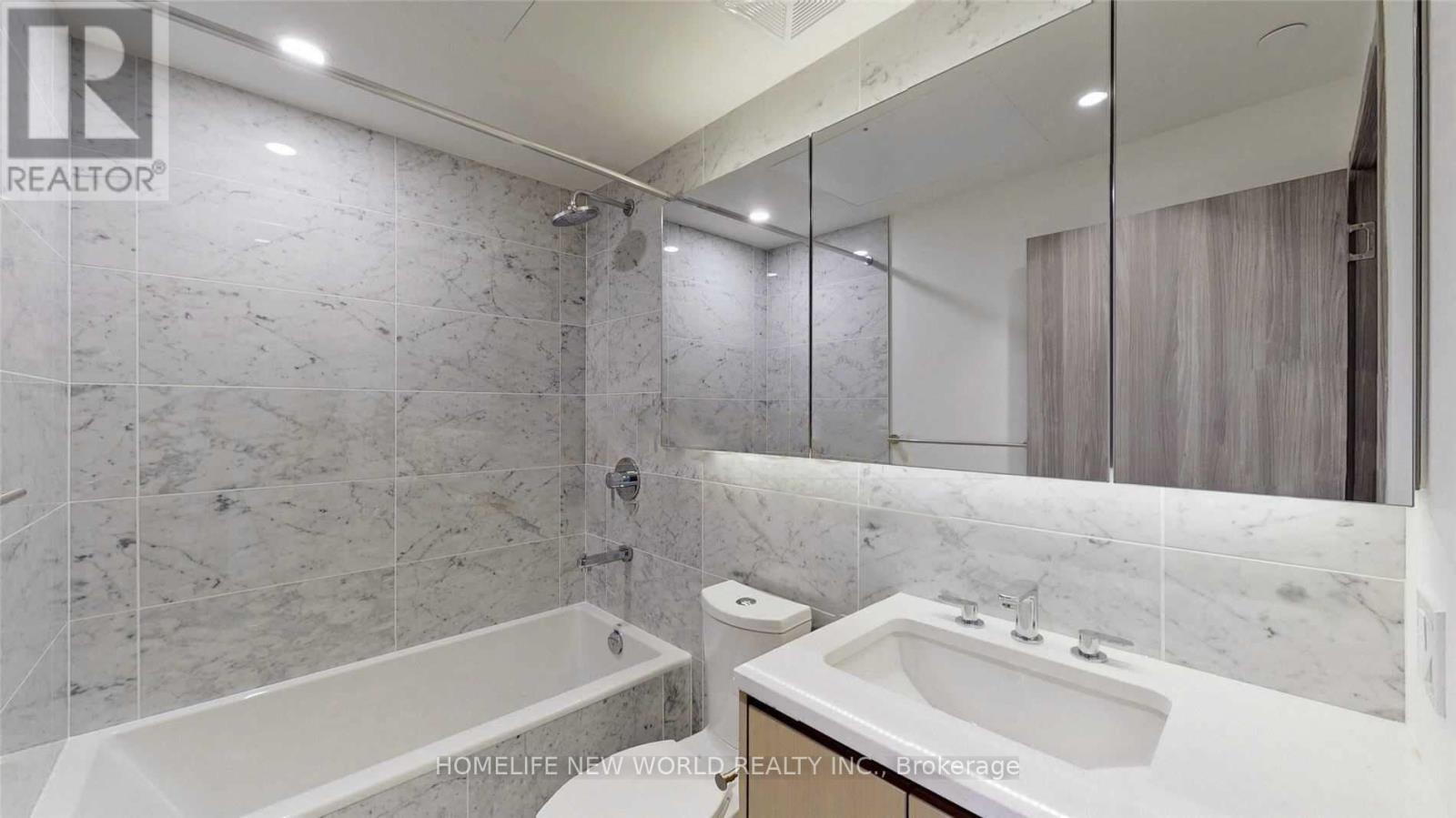 1101 - 85 Mcmahon Drive, Toronto, ON - Indoor Photo Showing Bathroom