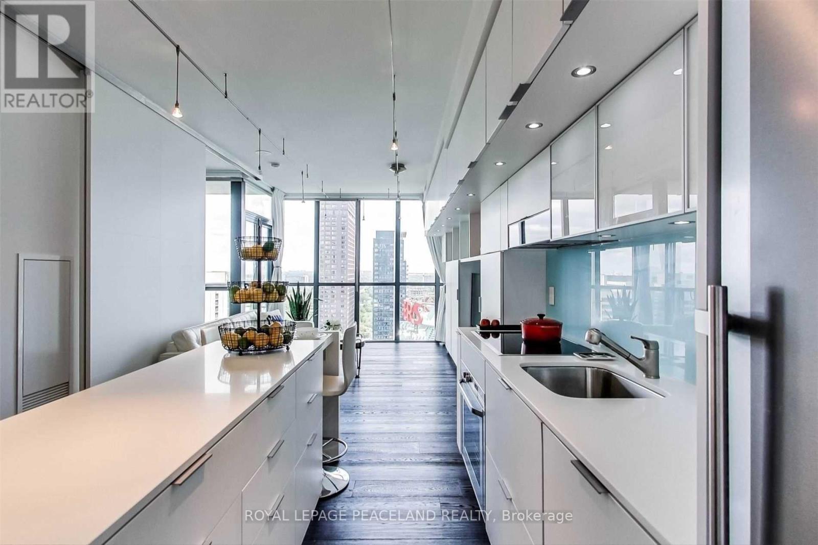 2901 - 110 Charles Street E, Toronto, ON - Indoor Photo Showing Kitchen