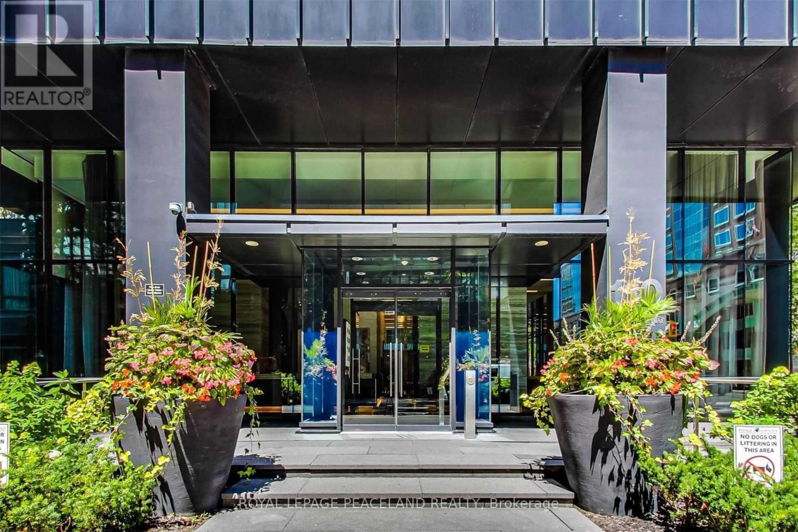 2901 - 110 Charles Street E, Toronto, ON - Outdoor