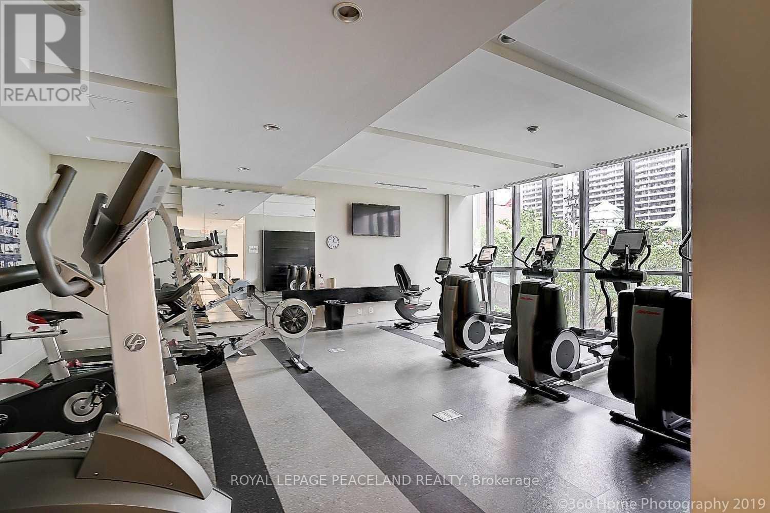 2901 - 110 Charles Street E, Toronto, ON - Indoor Photo Showing Gym Room
