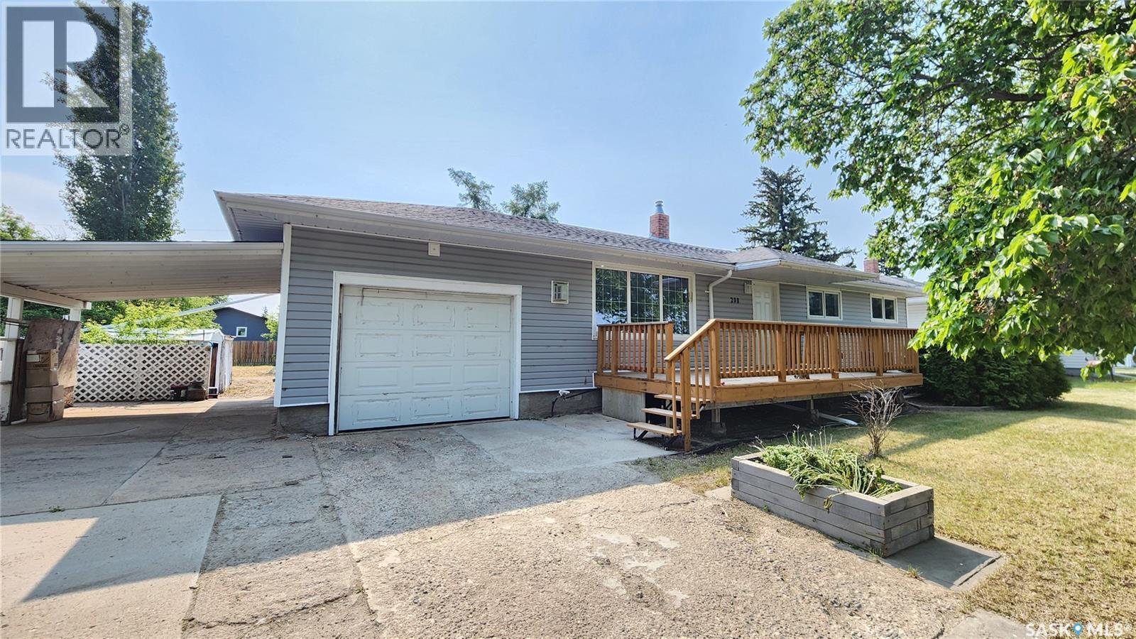 208 4Th Street W, Wilkie, SK - Outdoor With Deck Patio Veranda With Exterior