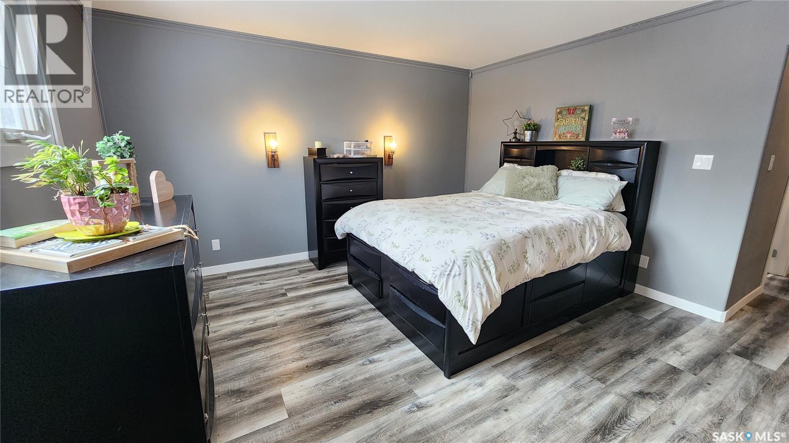 208 4Th Street W, Wilkie, SK - Indoor Photo Showing Bedroom