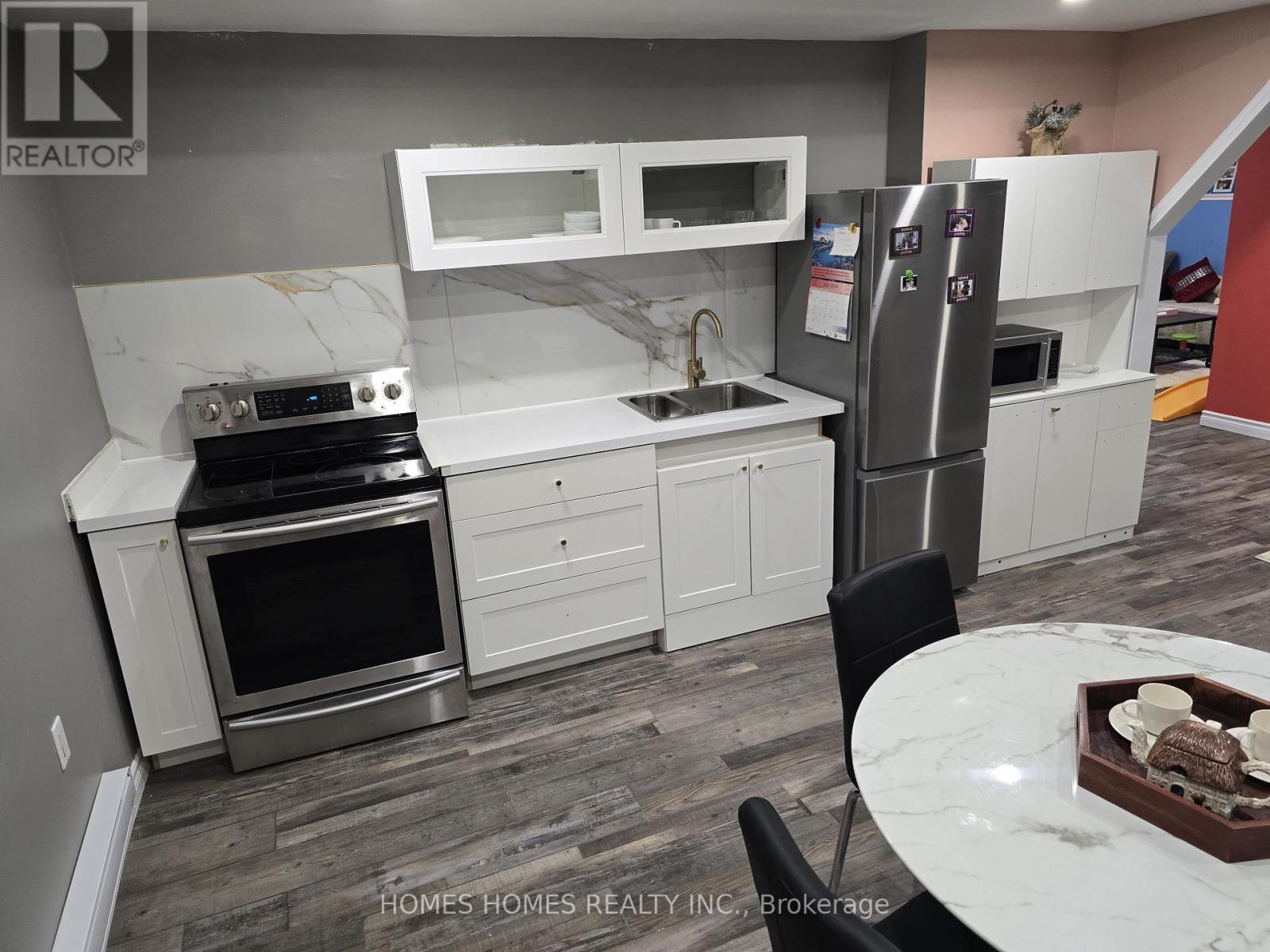 5183 Sherkston Road, Port Colborne, ON - Indoor Photo Showing Kitchen