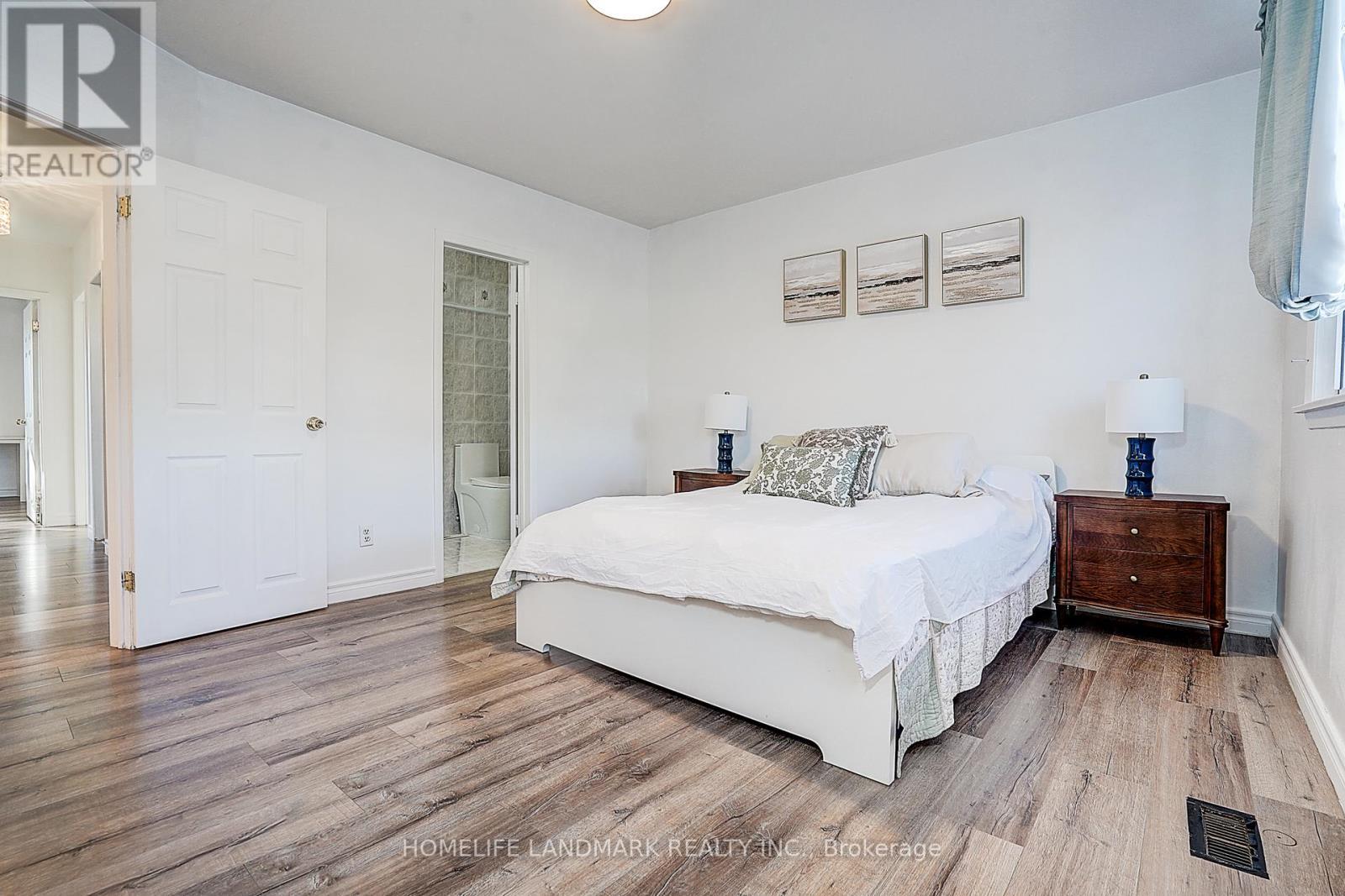 104 Tanjoe Crescent, Toronto, ON - Indoor Photo Showing Bedroom