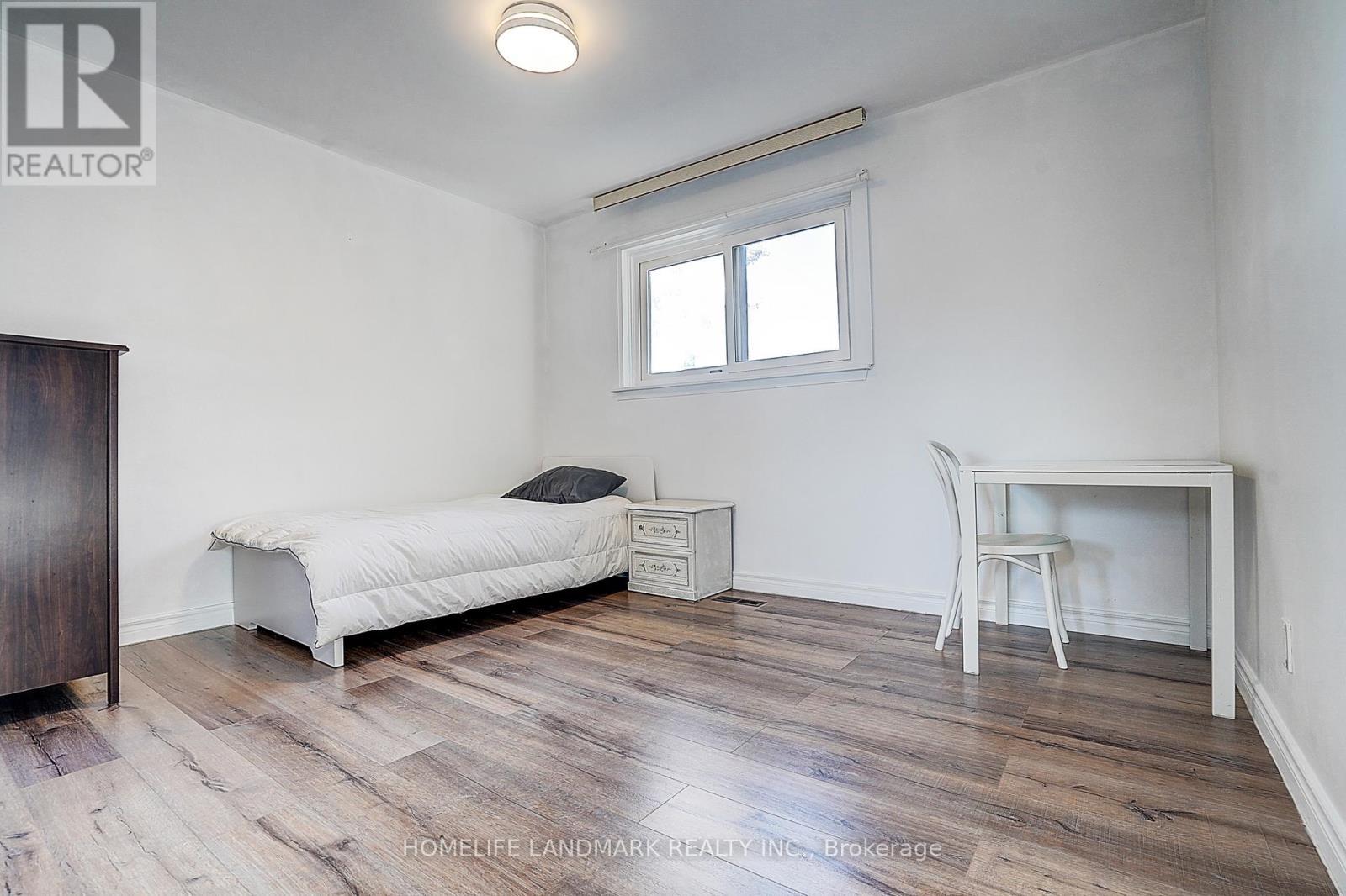 104 Tanjoe Crescent, Toronto, ON - Indoor Photo Showing Bedroom