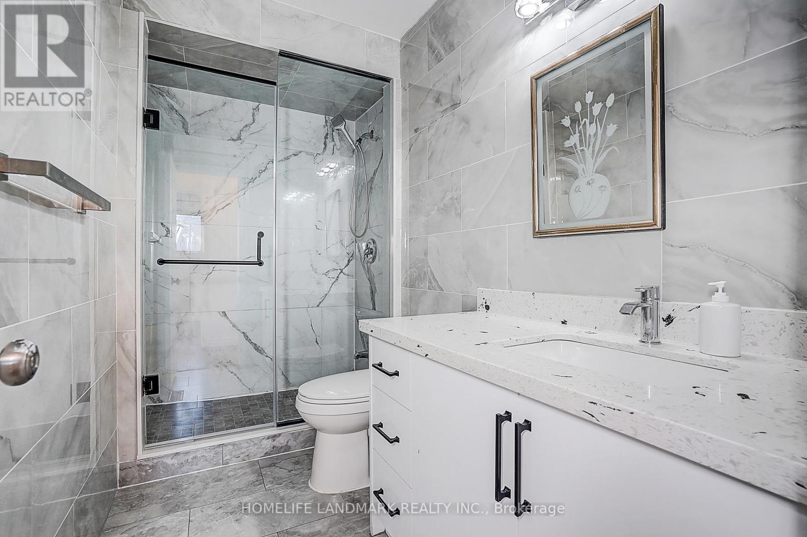 104 Tanjoe Crescent, Toronto, ON - Indoor Photo Showing Bathroom