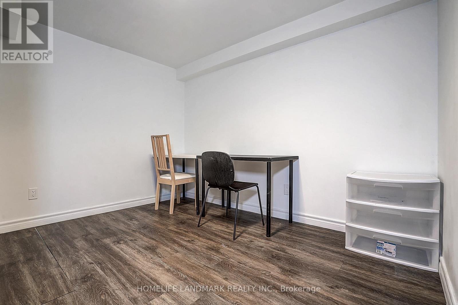 104 Tanjoe Crescent, Toronto, ON - Indoor Photo Showing Other Room