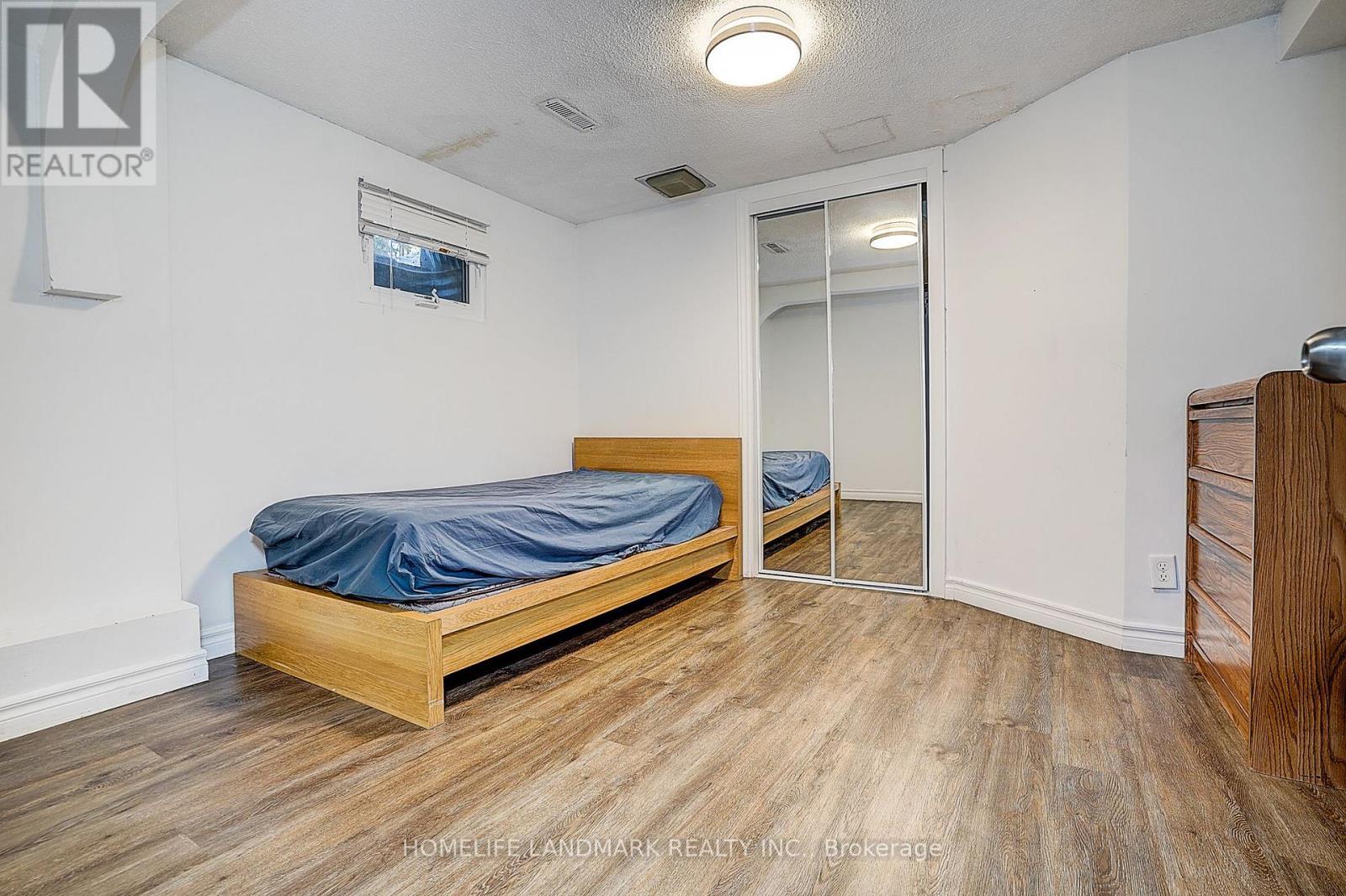 104 Tanjoe Crescent, Toronto, ON - Indoor Photo Showing Bedroom