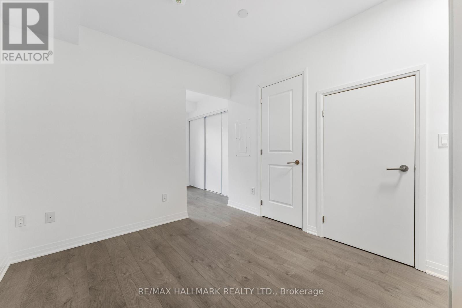 Th 103 - 2301 Danforth Avenue, Toronto, ON - Indoor Photo Showing Other Room