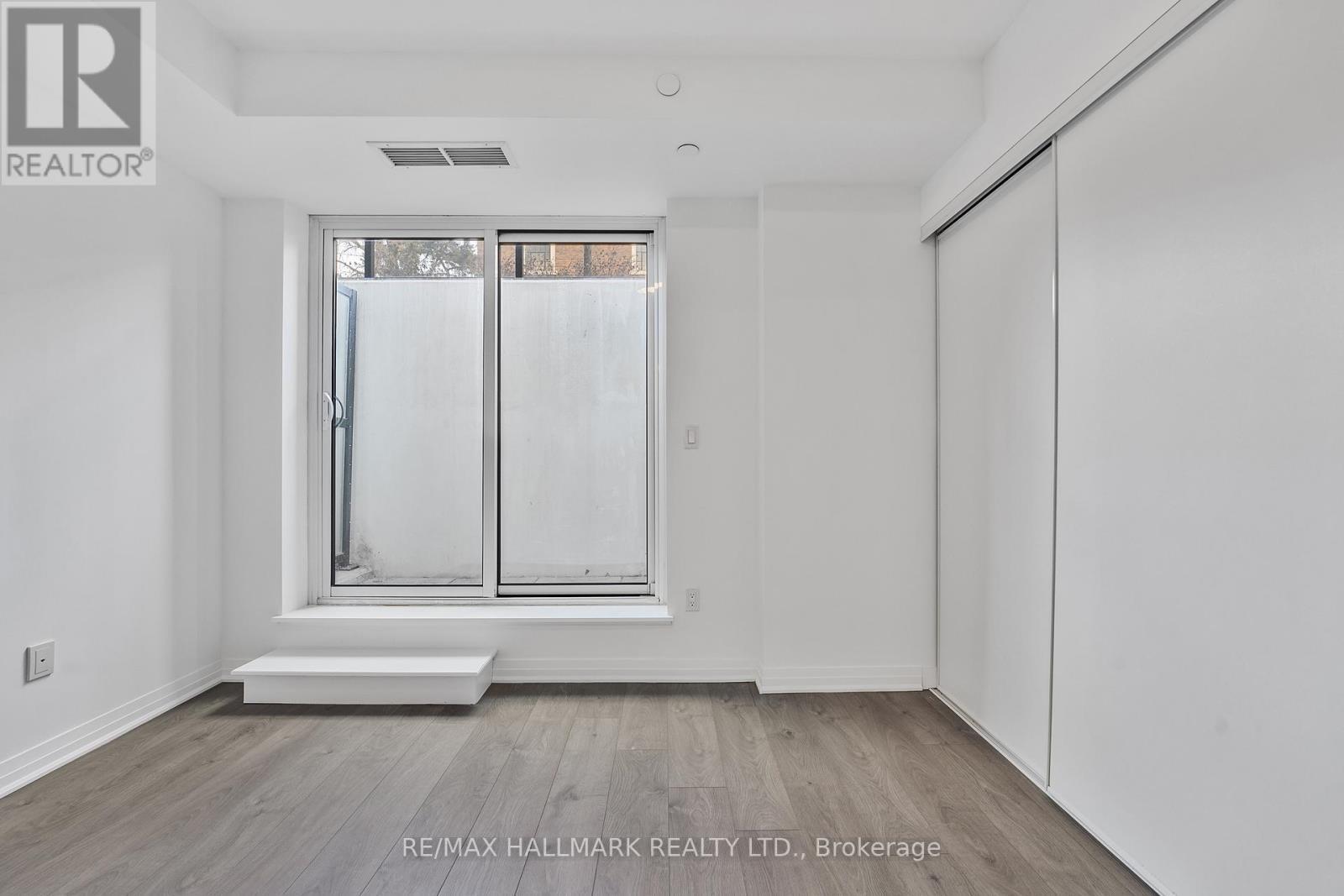 Th 103 - 2301 Danforth Avenue, Toronto, ON - Indoor Photo Showing Other Room