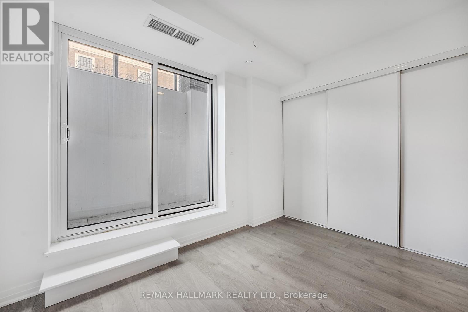 Th 103 - 2301 Danforth Avenue, Toronto, ON - Indoor Photo Showing Other Room