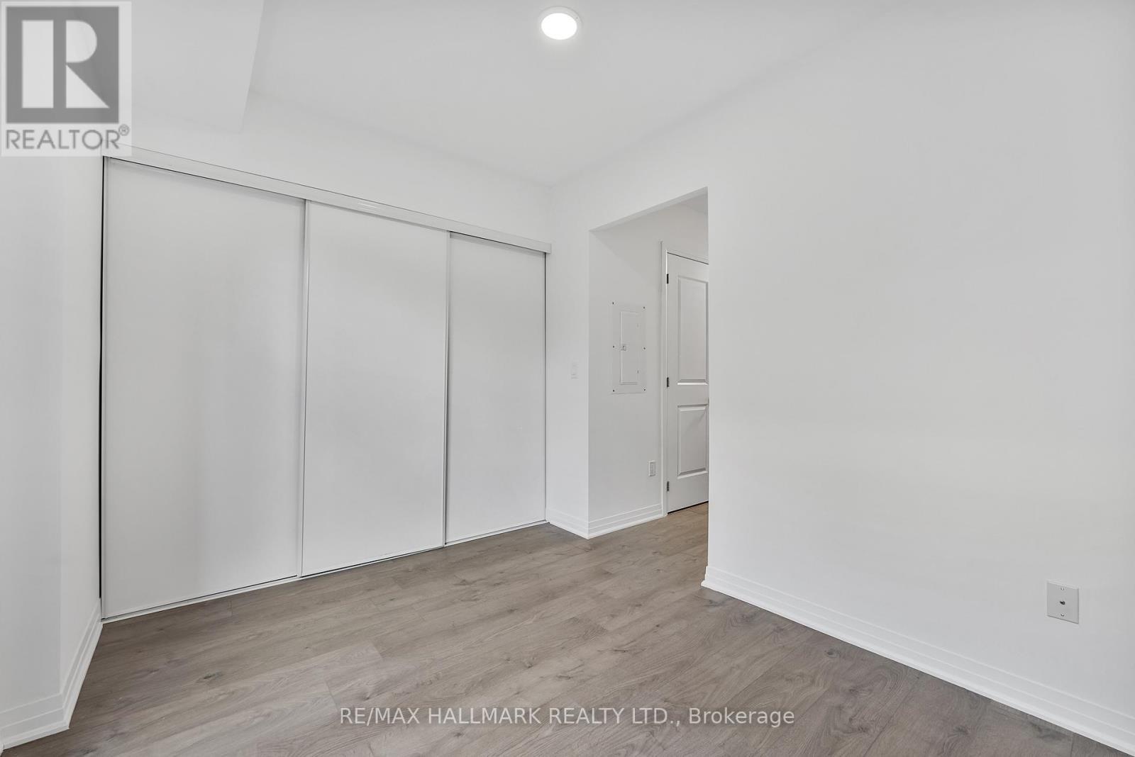 Th 103 - 2301 Danforth Avenue, Toronto, ON - Indoor Photo Showing Other Room