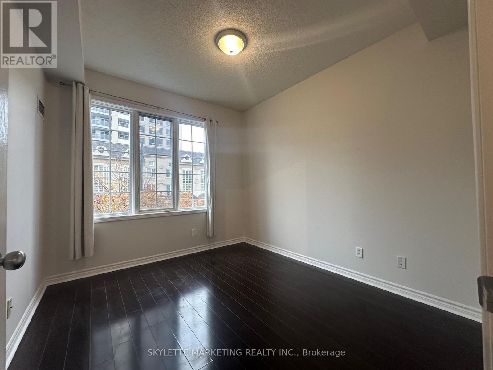 Gv216 - 8 Rean Drive, Toronto, ON - Indoor Photo Showing Other Room