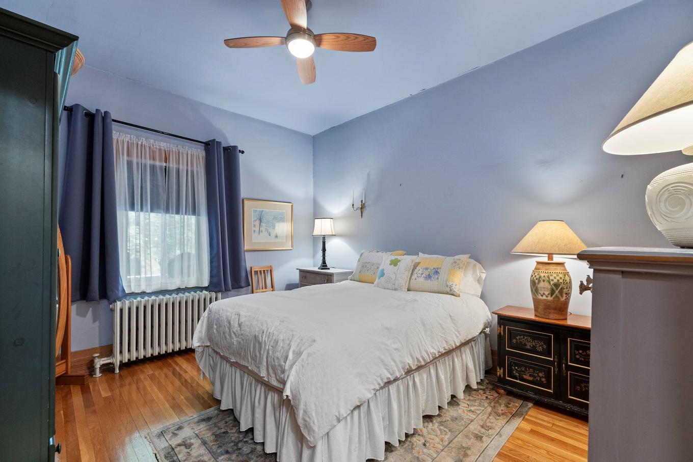 Chambre à coucher principale - 4805 Av. De Melrose, Montréal (Côte-Des-Neiges/Notre-Dame-De-Grâce), QC - Indoor Photo Showing Bedroom