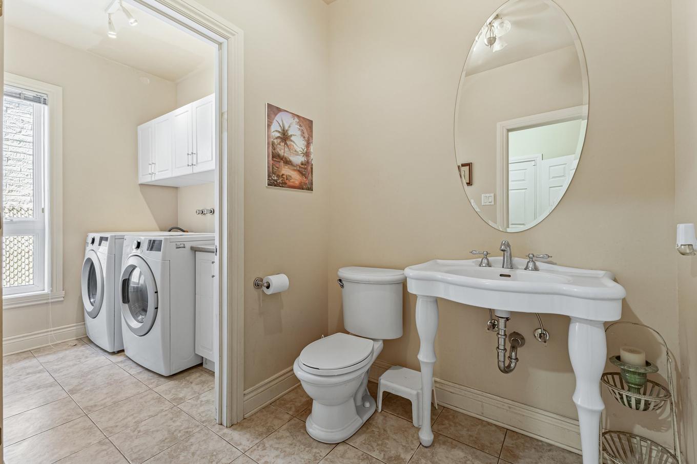 Powder room - 12241 Av. Du Beau-Bois, Montréal (Ahuntsic-Cartierville), QC - Indoor Photo Showing Laundry Room
