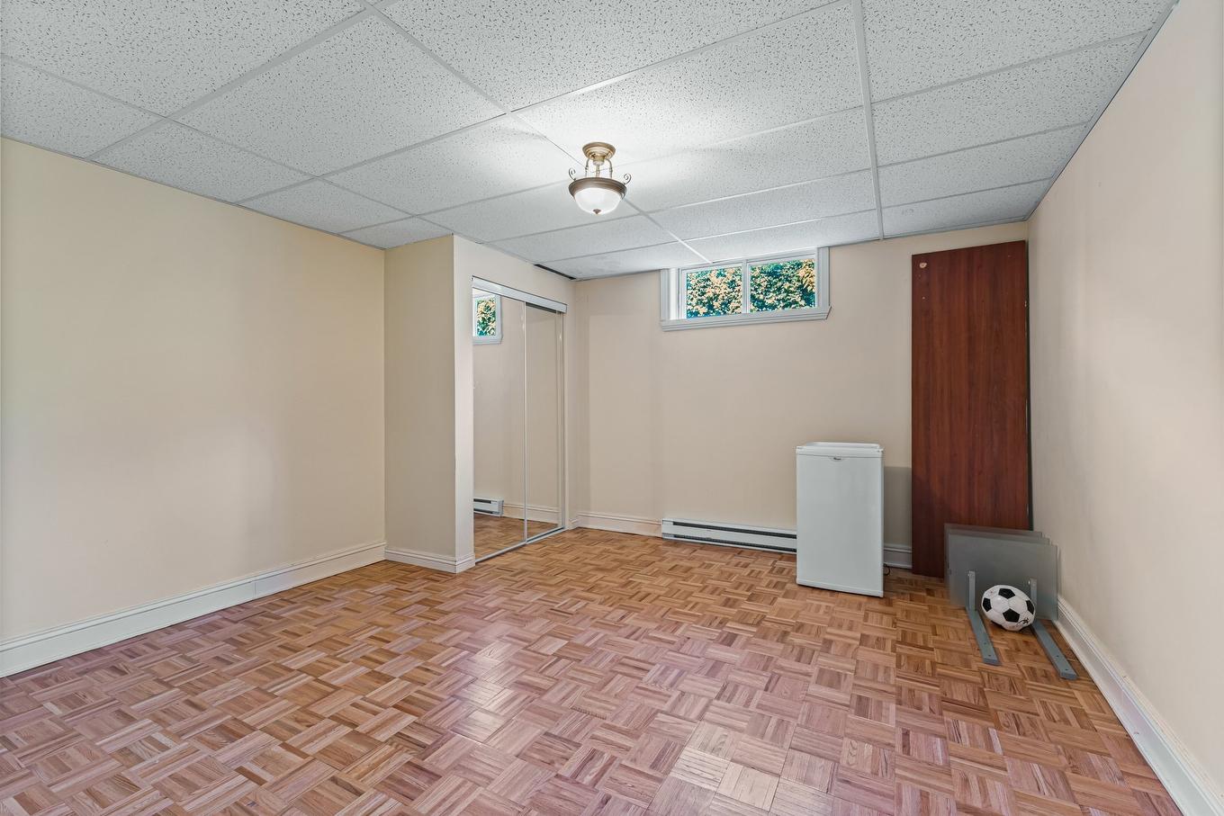 Bedroom - 12241 Av. Du Beau-Bois, Montréal (Ahuntsic-Cartierville), QC - Indoor Photo Showing Other Room