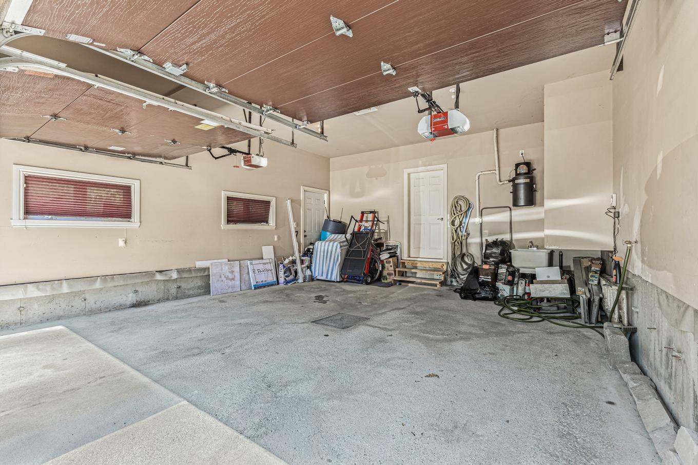 Garage - 12241 Av. Du Beau-Bois, Montréal (Ahuntsic-Cartierville), QC - Indoor Photo Showing Garage