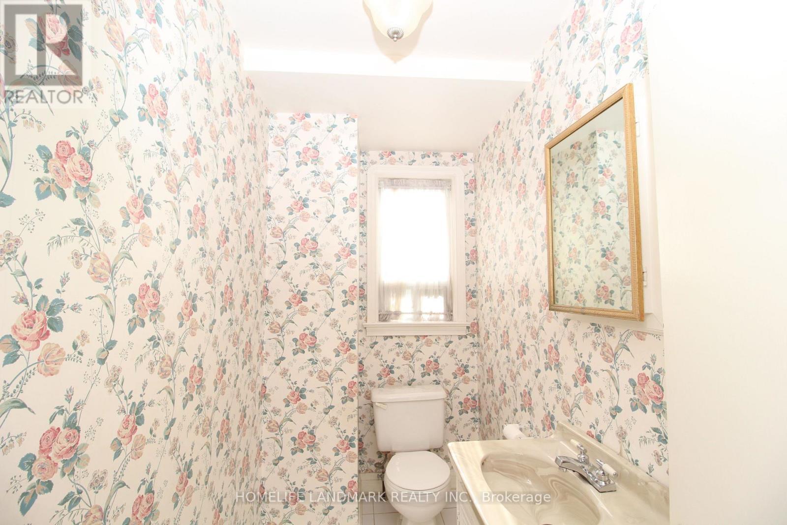 15 Craigmore Crescent, Toronto, ON - Indoor Photo Showing Bathroom