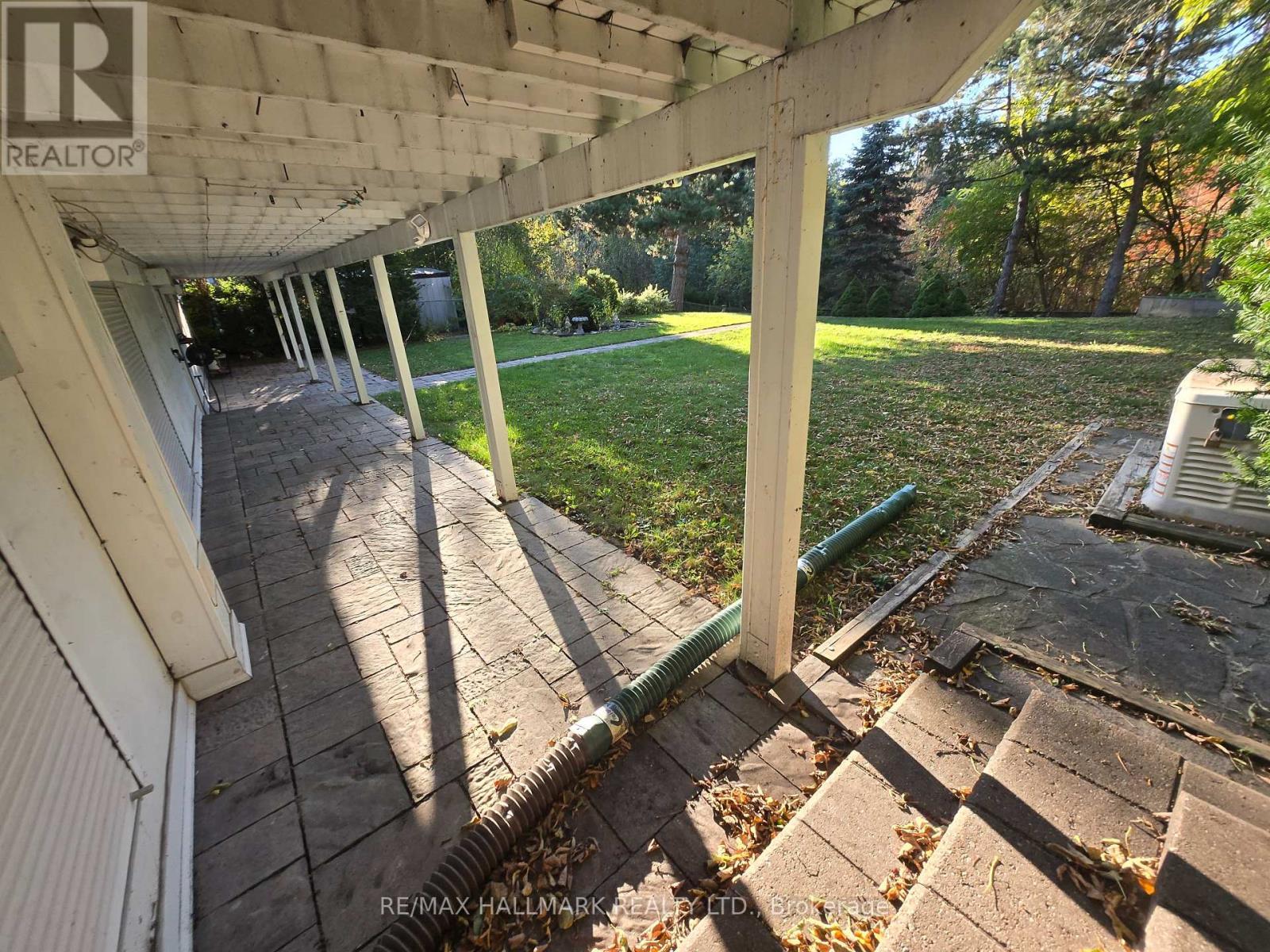 15 Burnview Crescent, Toronto, ON - Outdoor